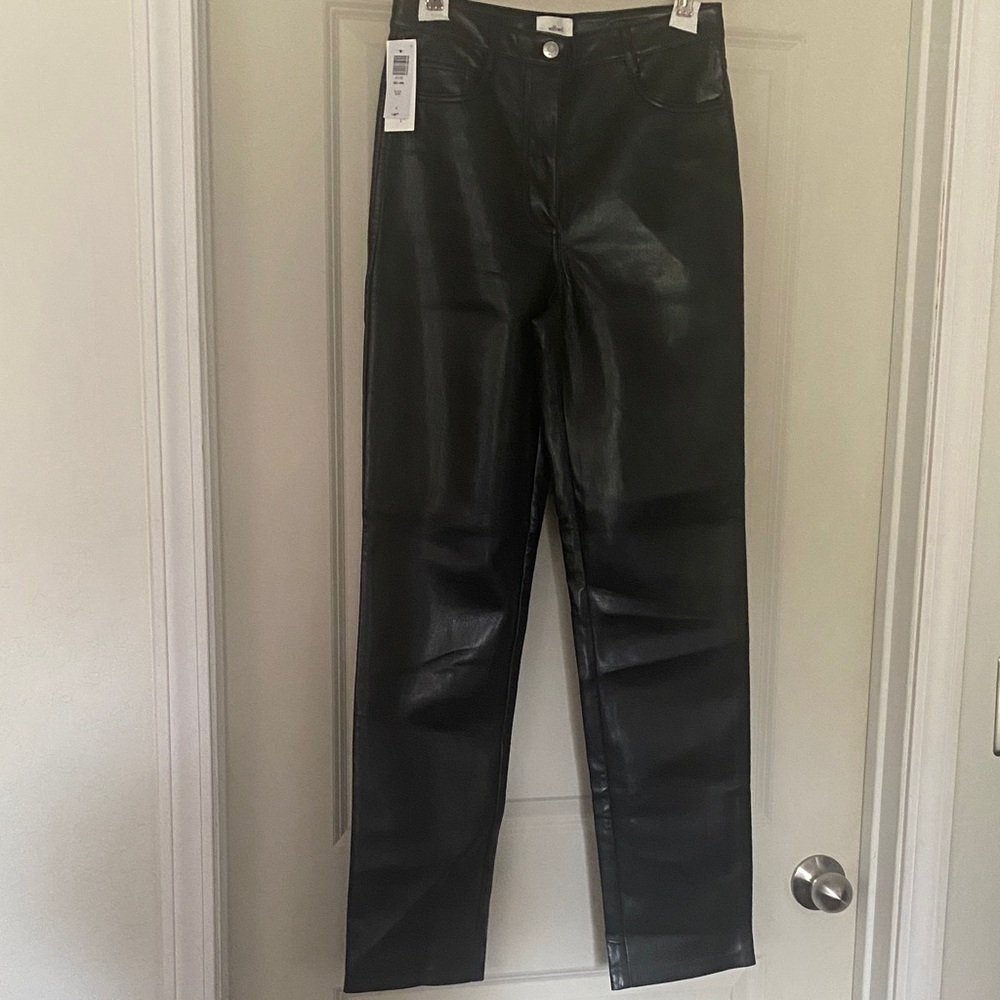 Wilfred by Aritzia Black Faux Leather Pants size 4!